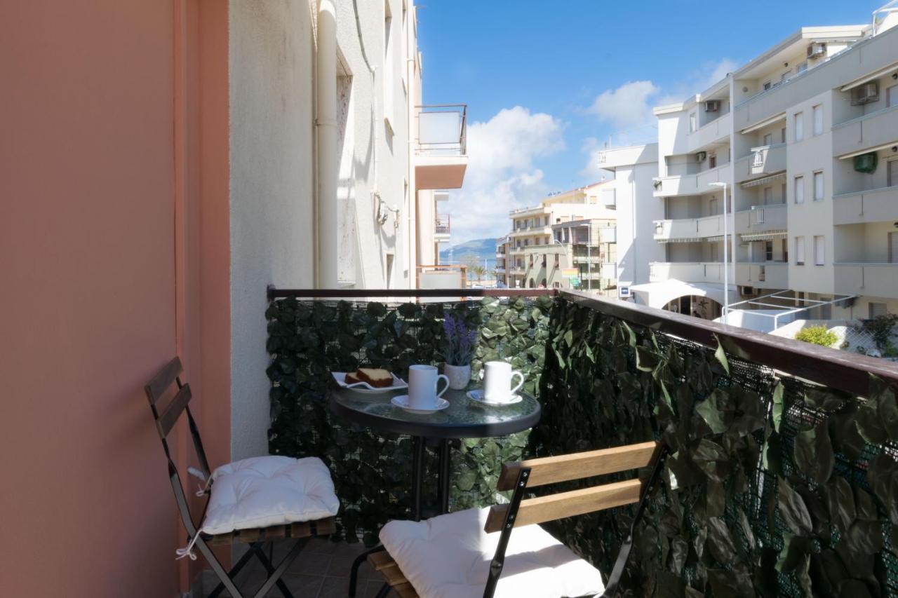 Passi Alterni Apartments Альгеро Экстерьер фото